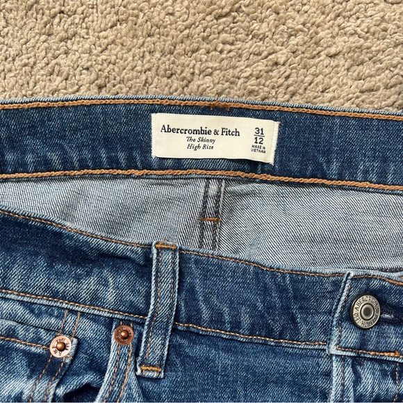 A&F High Rise Skinny Jeans - Picture 3 of 5